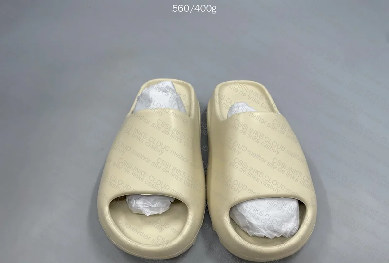 Slide Yeezy