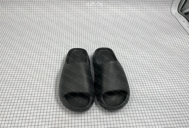 Slide Yeezy