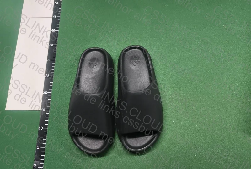 Slide Yeezy
