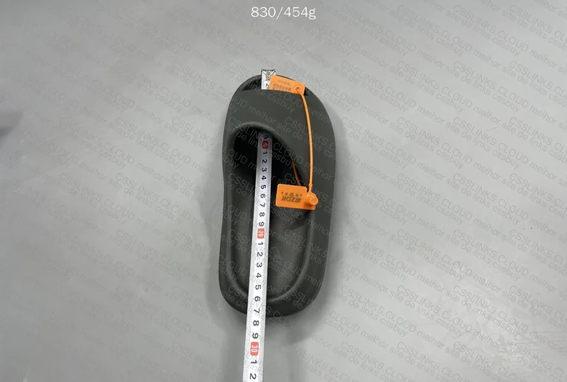 Slide Yeezy Granite 10