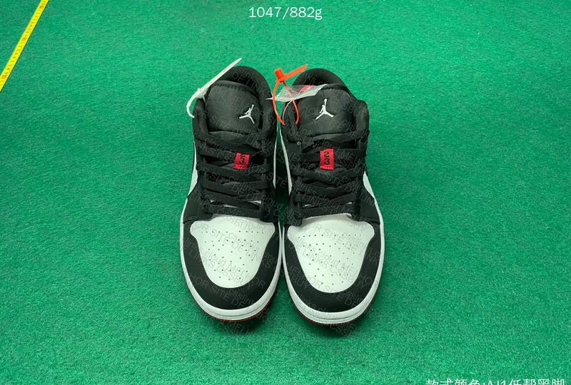 Small DT - AJ1 Black White Red 4