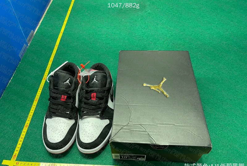 Small DT - AJ1 Black White Red 5
