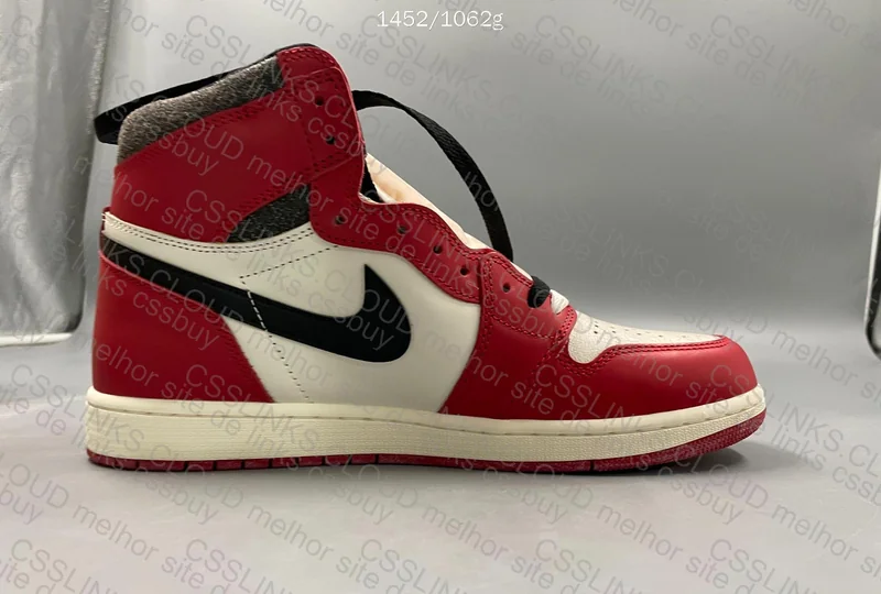 Sneaker e T-SHIRT Jordan 4