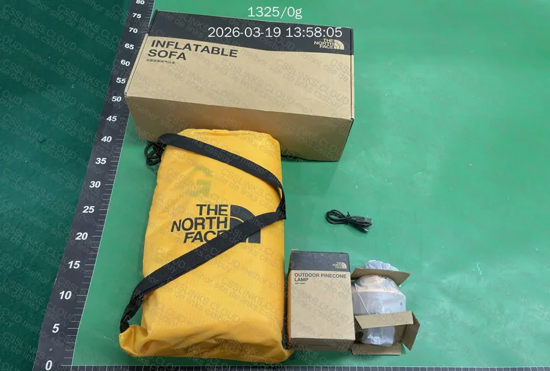 Sofa inflavel The North Face com bomba