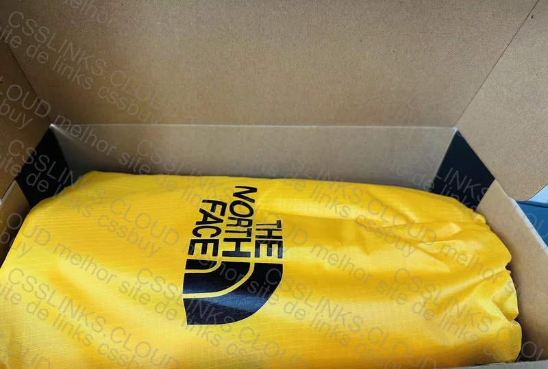 Sofa inflavel The North Face com bomba 6