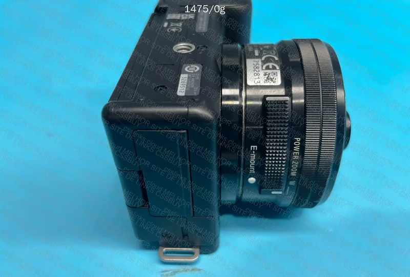 Sony ZVE10 + Lens and Accessories 2