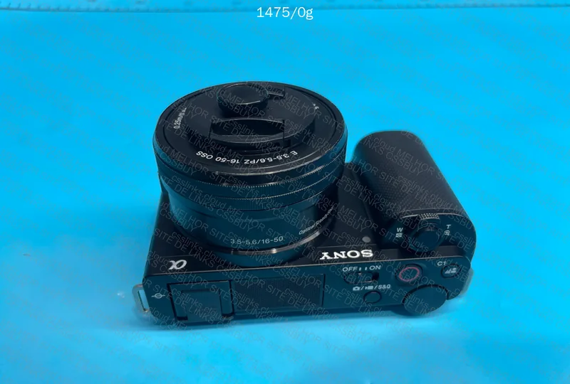 Sony ZVE10 + Lens and Accessories 6