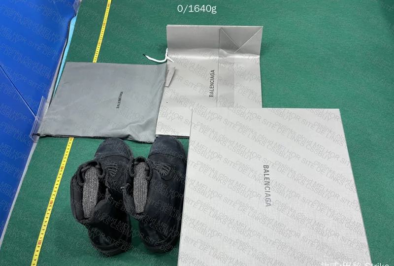 STRIKER BOOTS BALENCIAGA 3