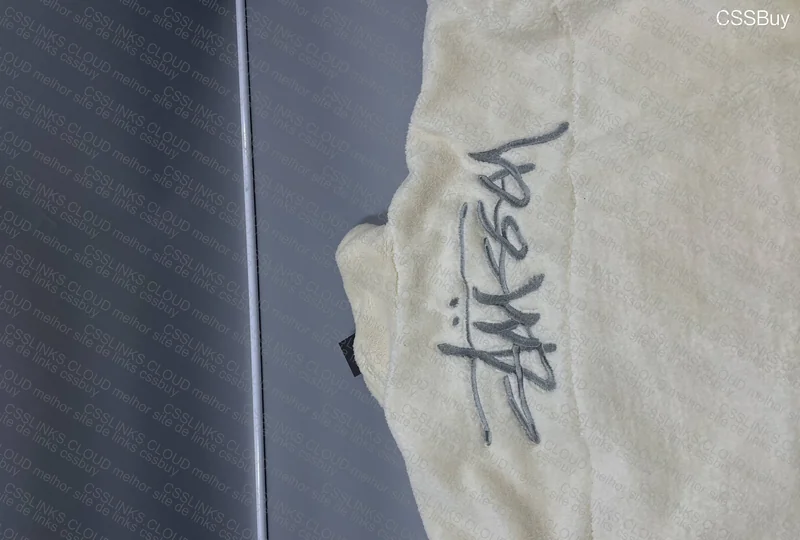 Stussy Fleece Creamy White - Husky