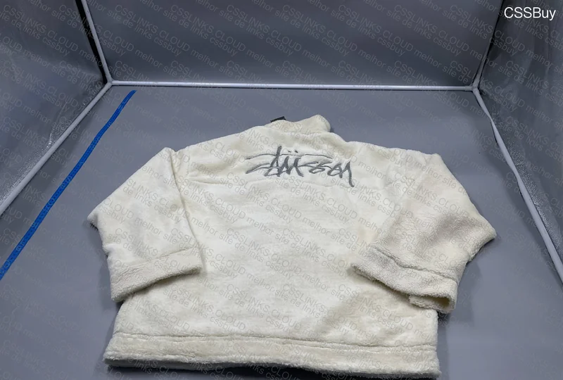 Stussy Fleece Creamy White - Husky 6