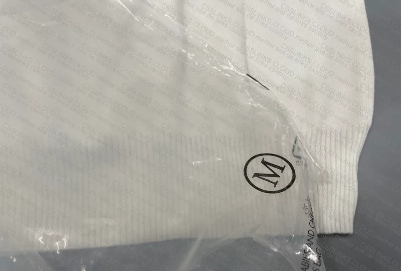 Ami Sweater 3