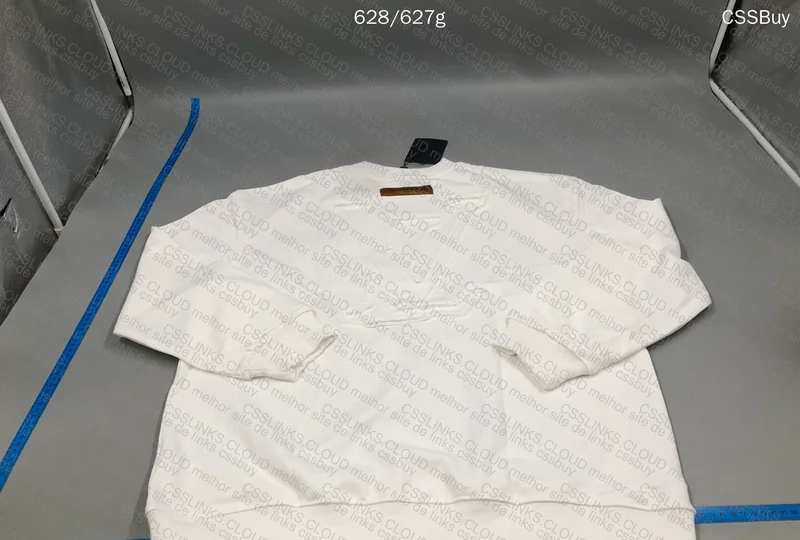 Louis Vuitton Sweater 2