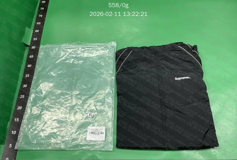 Supreme AOI Glow-in-the-Dark Track Jacket (Com Medidas)