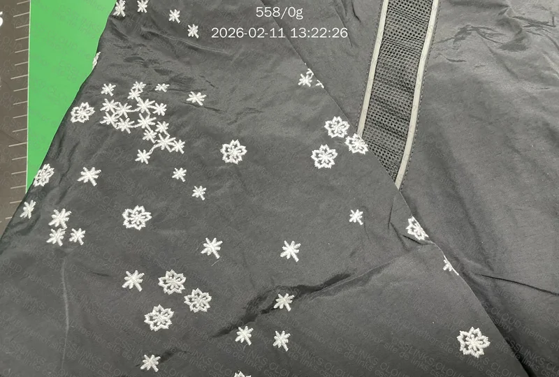 Supreme AOI Glow-in-the-Dark Track Jacket (Com Medidas) 4