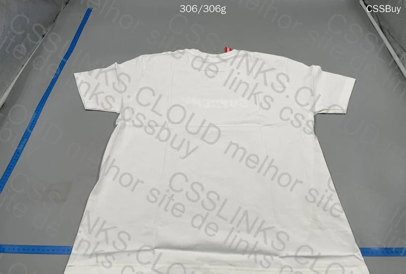 Supreme Catwoman 3