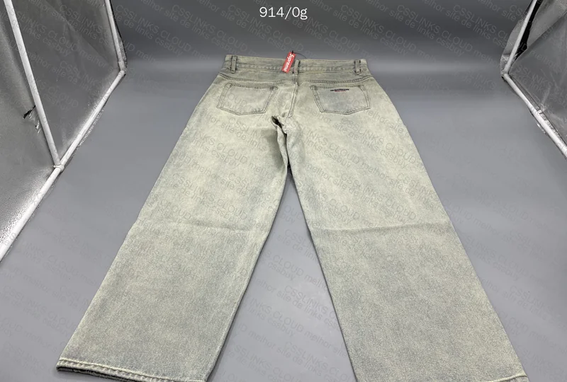supreme dirty baggy jeans 3