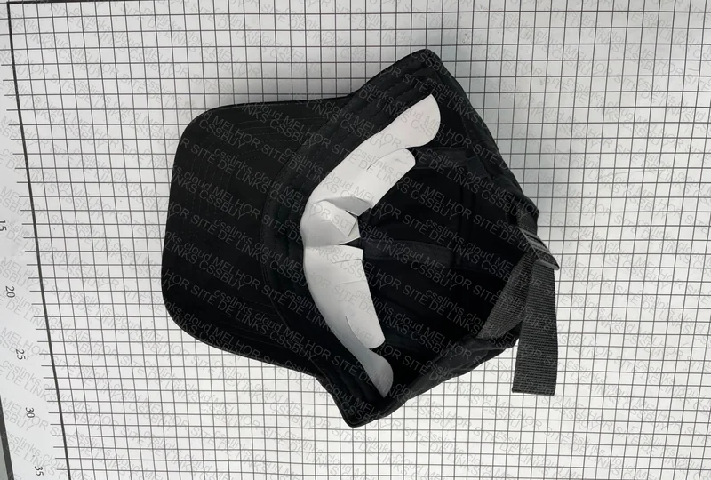 Supreme hat 7