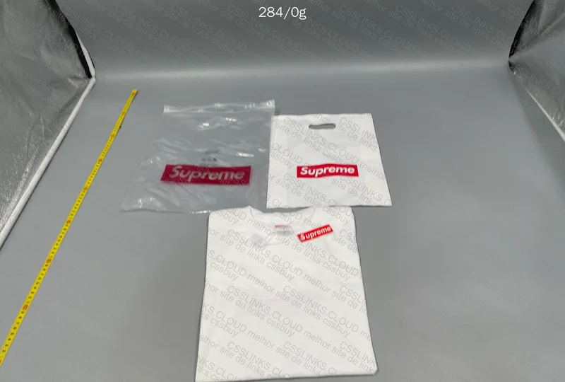 Supreme Tonal White e Tonal Black 9