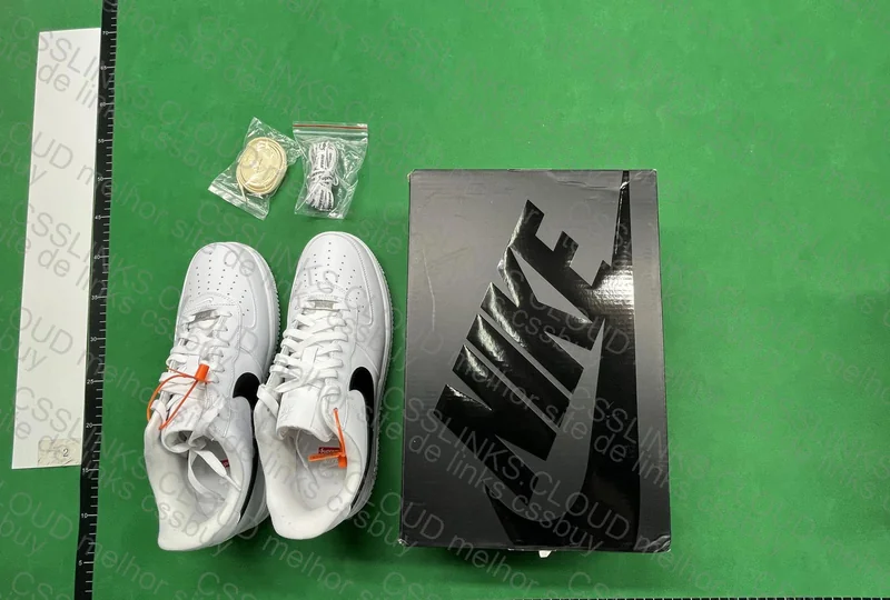 Supreme x Nike Air Force 1 Low 2025 (ZOK)