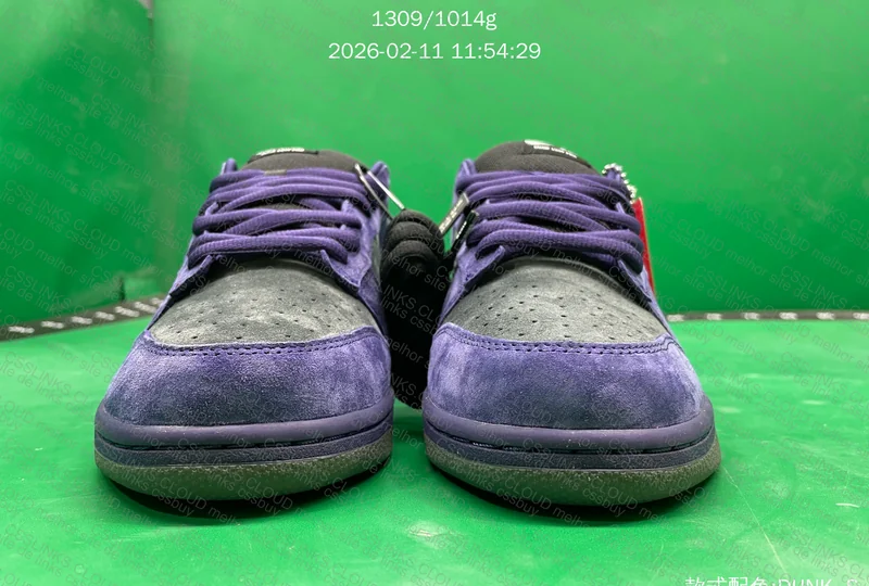 Supreme x Nike Dunk Low SB 'Ink' Purple 5