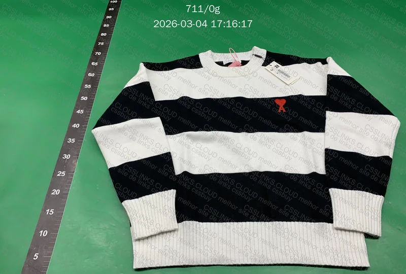 Sweaters Ami 2