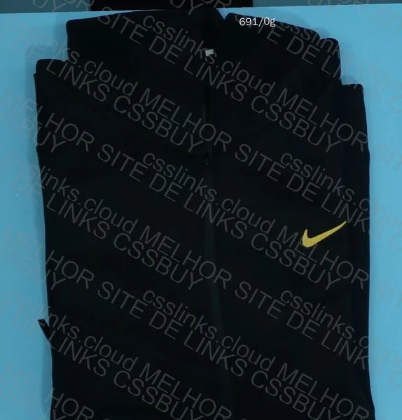 Syna e Nike tech
