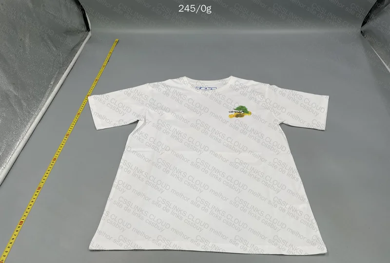 T-Shirt and Socks O-W 3