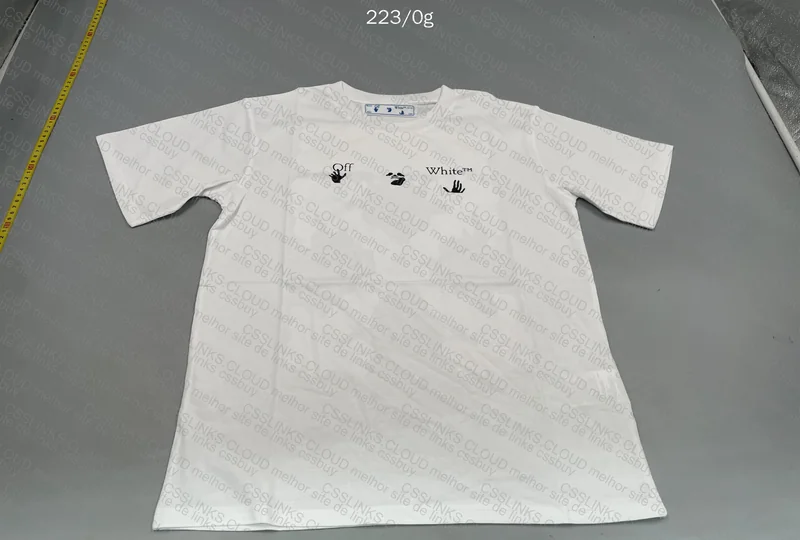 T-Shirt and Socks O-W 6