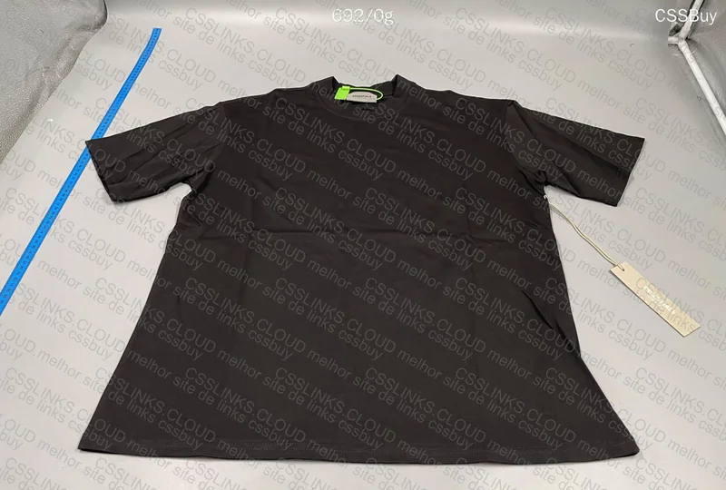 T-SHIRT ESSENTIALS 2
