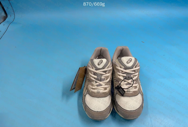 Is this Oyster Grey Color GL? Help