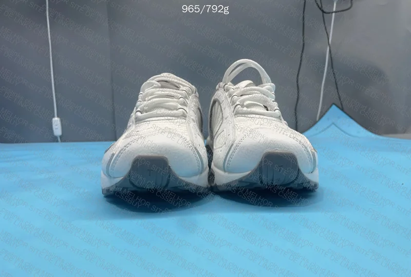 Tailwind 4 White 2