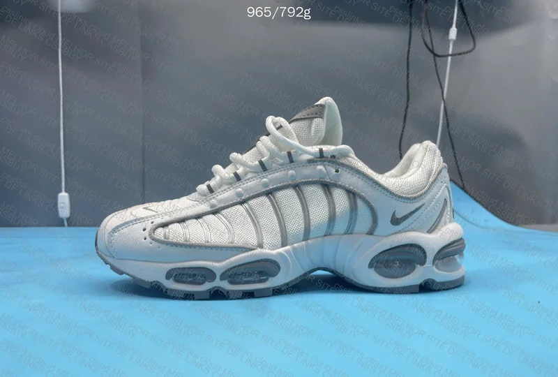 Tailwind 4 White 6
