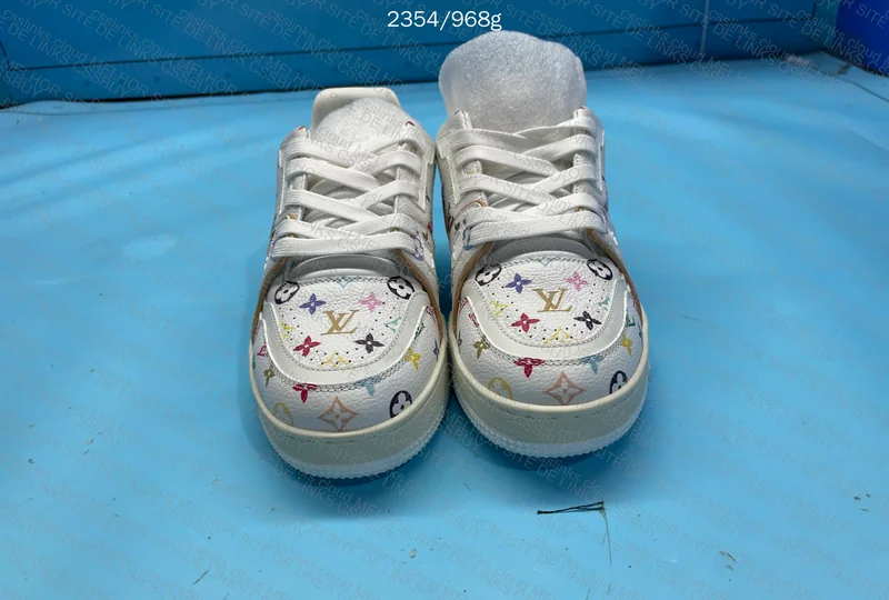 Takashi Murakami x Louis Vuitton LV Trainer White 4