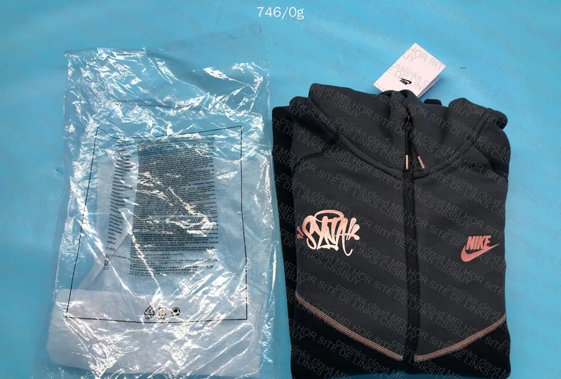 Tech Flee Syna x Nike