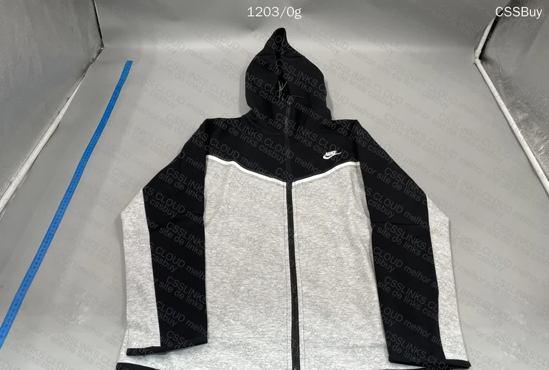 Tech Fleece 4