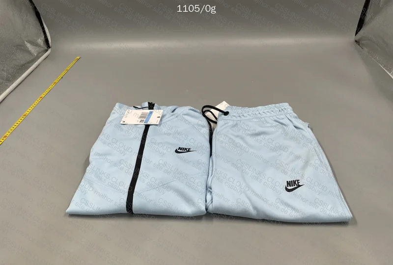 TECH FLEECE