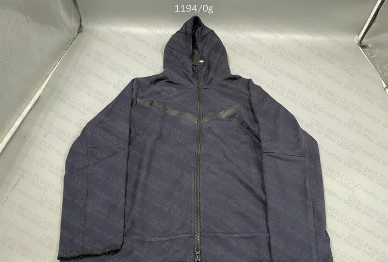 Tech Fleece 7