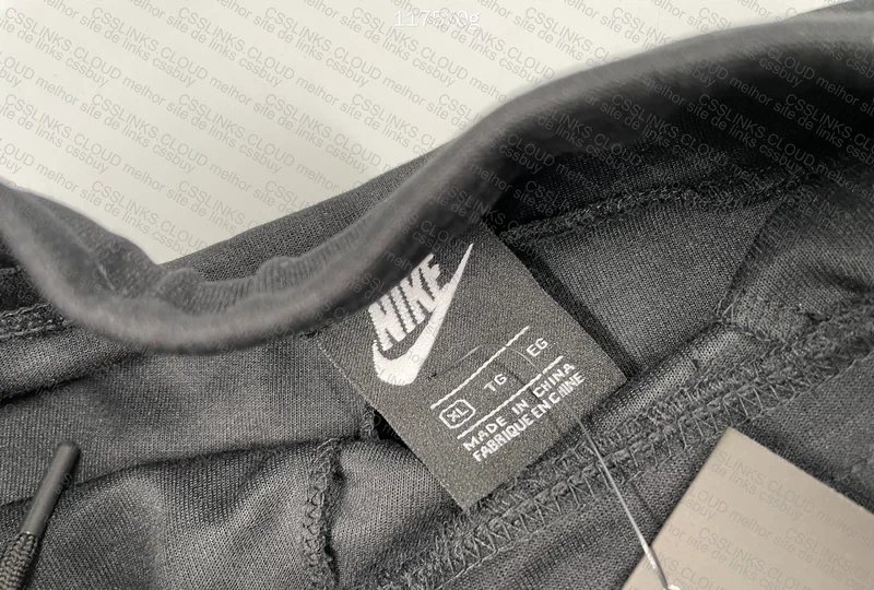 Tech Fleece 4