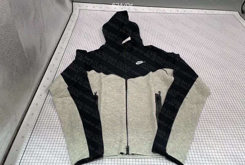Tech Fleece 10