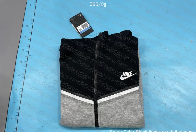 TECH FLEECE