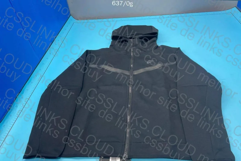 TECH FLEECE