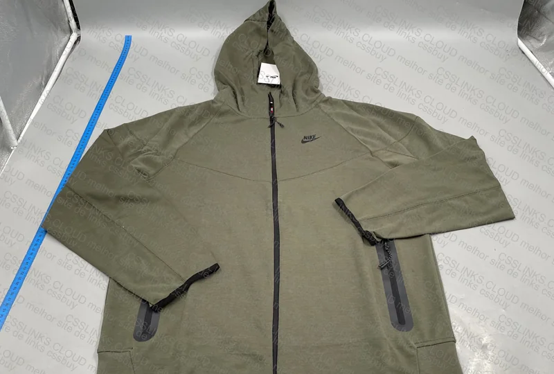 Tech Fleece 2023