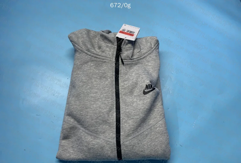Tech fleece 24/25