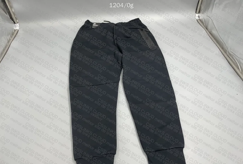tech fleece black 3