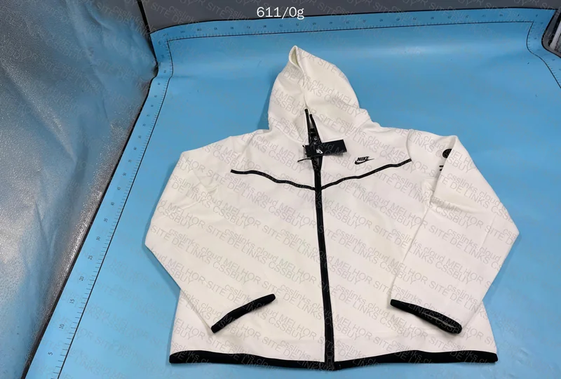 Tech Fleece White 2