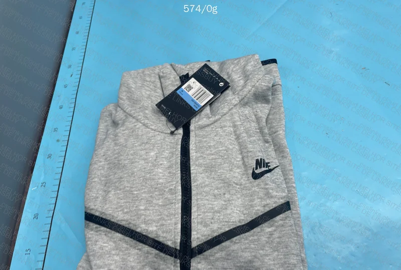 Tech Fleece Gray