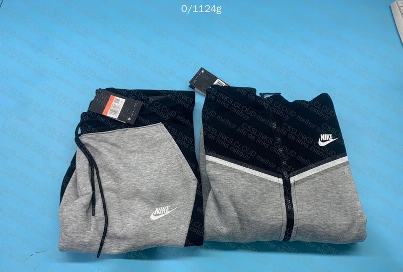 Tech Fleece Gray and Black - Nike