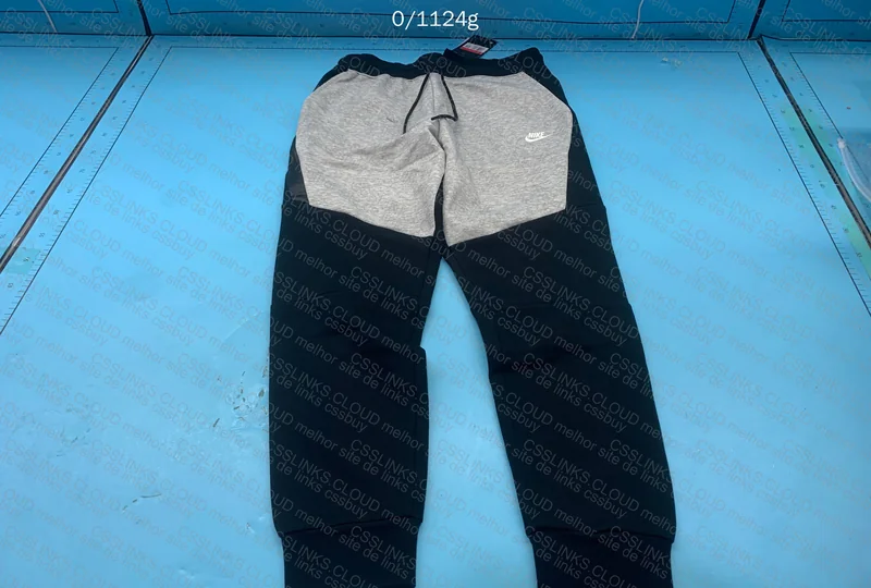 Tech Fleece Gray and Black - Nike 4