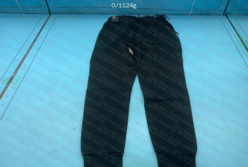 Tech Fleece Gray and Black - Nike 5