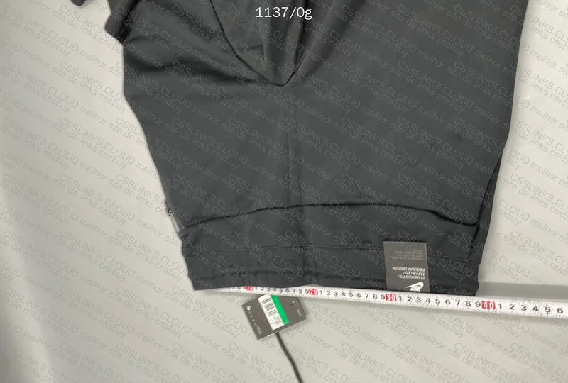 Tech Fleece - with Measurements 3